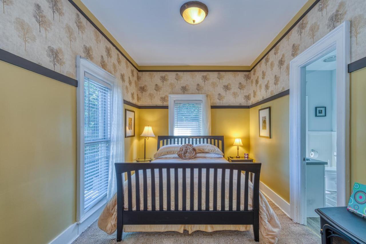 Monroe Manor Inn サウス・ヘイブン エクステリア 写真