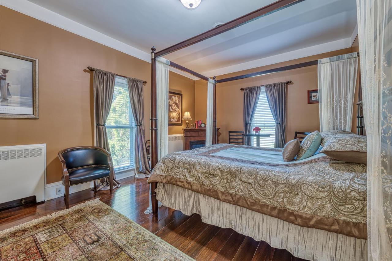 Monroe Manor Inn サウス・ヘイブン エクステリア 写真
