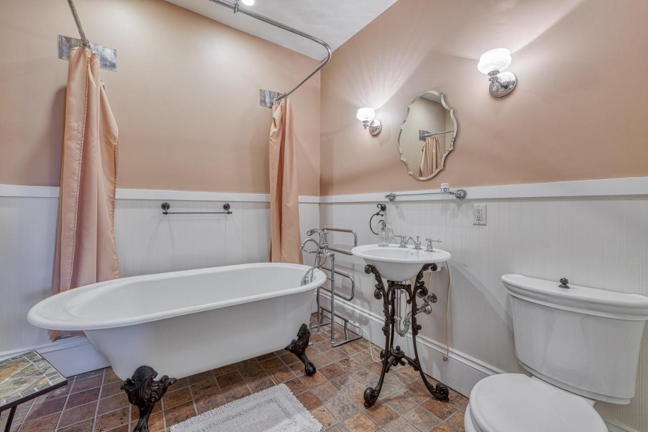 Monroe Manor Inn サウス・ヘイブン エクステリア 写真